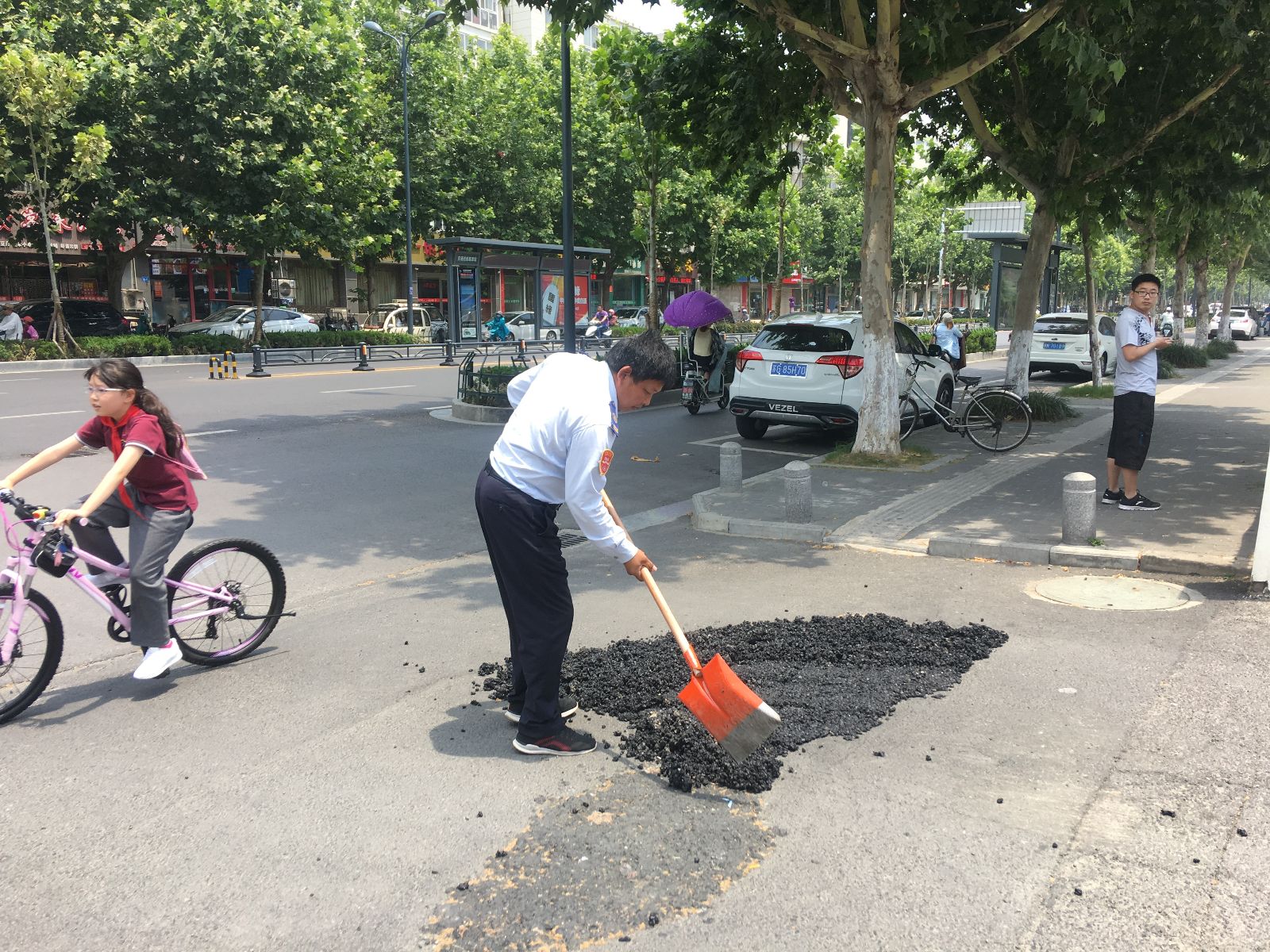 公交驾驶员陆启正助力文明城市创建